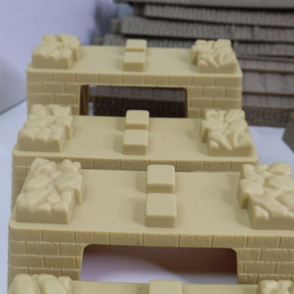 Lot 32 Thomas the Train Track Set With Bridge Supports Plastic - Picture 9 of 10